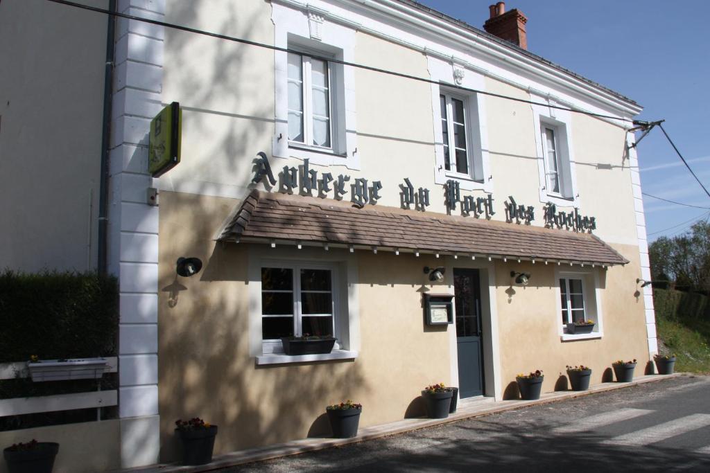 L'Auberge Du Port Des Roches Luche-Pringe Exterior photo